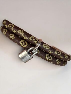 Brown Monogram Wrap Bracelet c/ Silver Padlock Magnetic Closure Size 7.5 - NEW